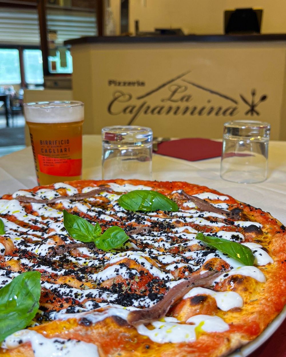 Birra piccola in omaggio con una pizza gourmet de La Capannina